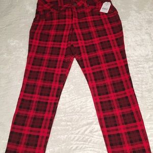 • Mid rise Stretch Pants